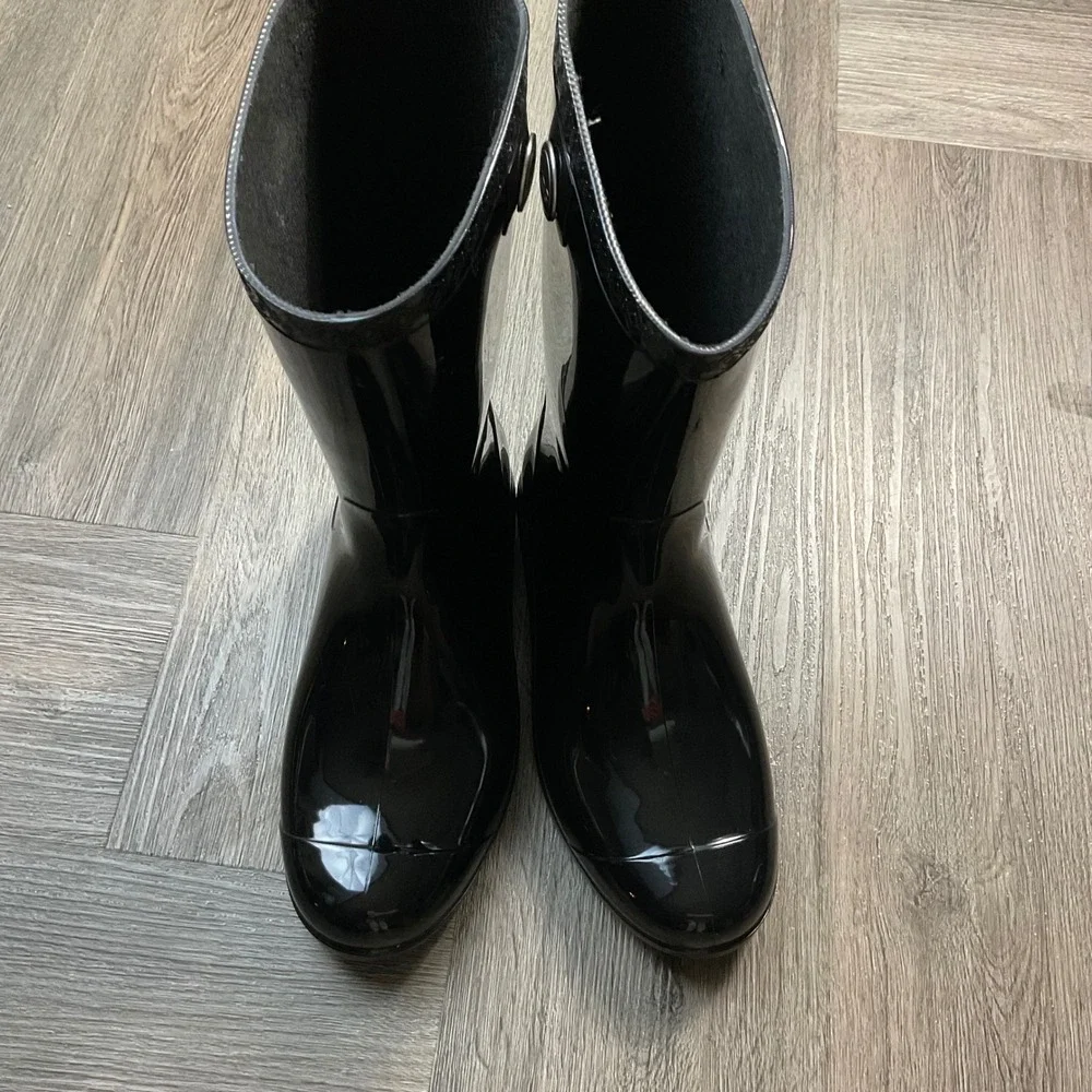 UGG Glossy Sienna Waterproof Rubber‎ Pull On Mid Calf Rain Boots Womens 5 Black